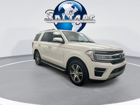 Used 2023 Ford Expedition Limited image 2
