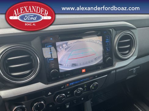 Used 2019 Toyota Tacoma TRD Sport image 28