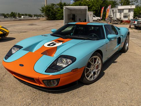 Used 2006 Ford GT RWD image 1