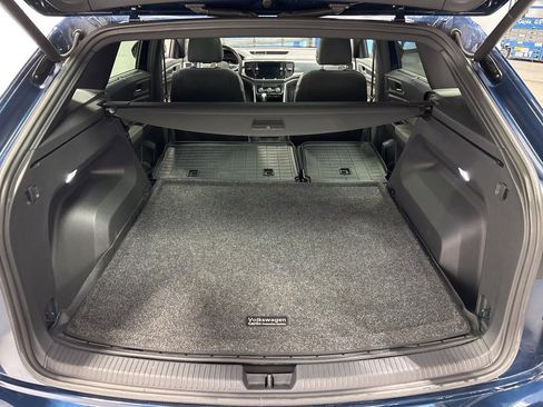 Used 2021 Volkswagen Atlas Cross Sport SEL Premium R-Line image 33