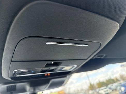 Used 2025 Ford F150 Lariat image 28