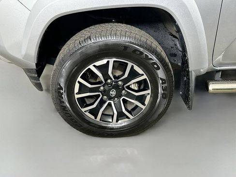 Used 2023 Toyota Tacoma TRD Sport w/ Technology Package AWD/4WD image 8
