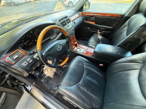 Used 2004 Lexus LS 430 RWD image 13