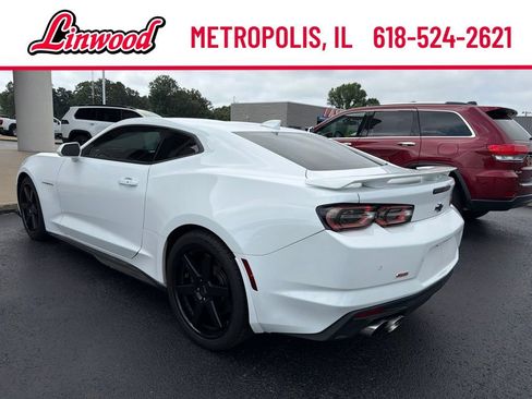 Used 2019 Chevrolet Camaro SS RWD image 2