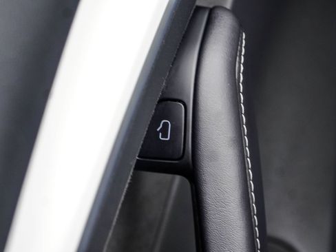Used 2023 Tesla Model 3 Standard Range RWD image 30