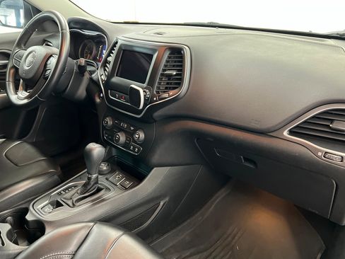 Used 2019 Jeep Cherokee Latitude Plus w/ Trailer Tow Group image 25