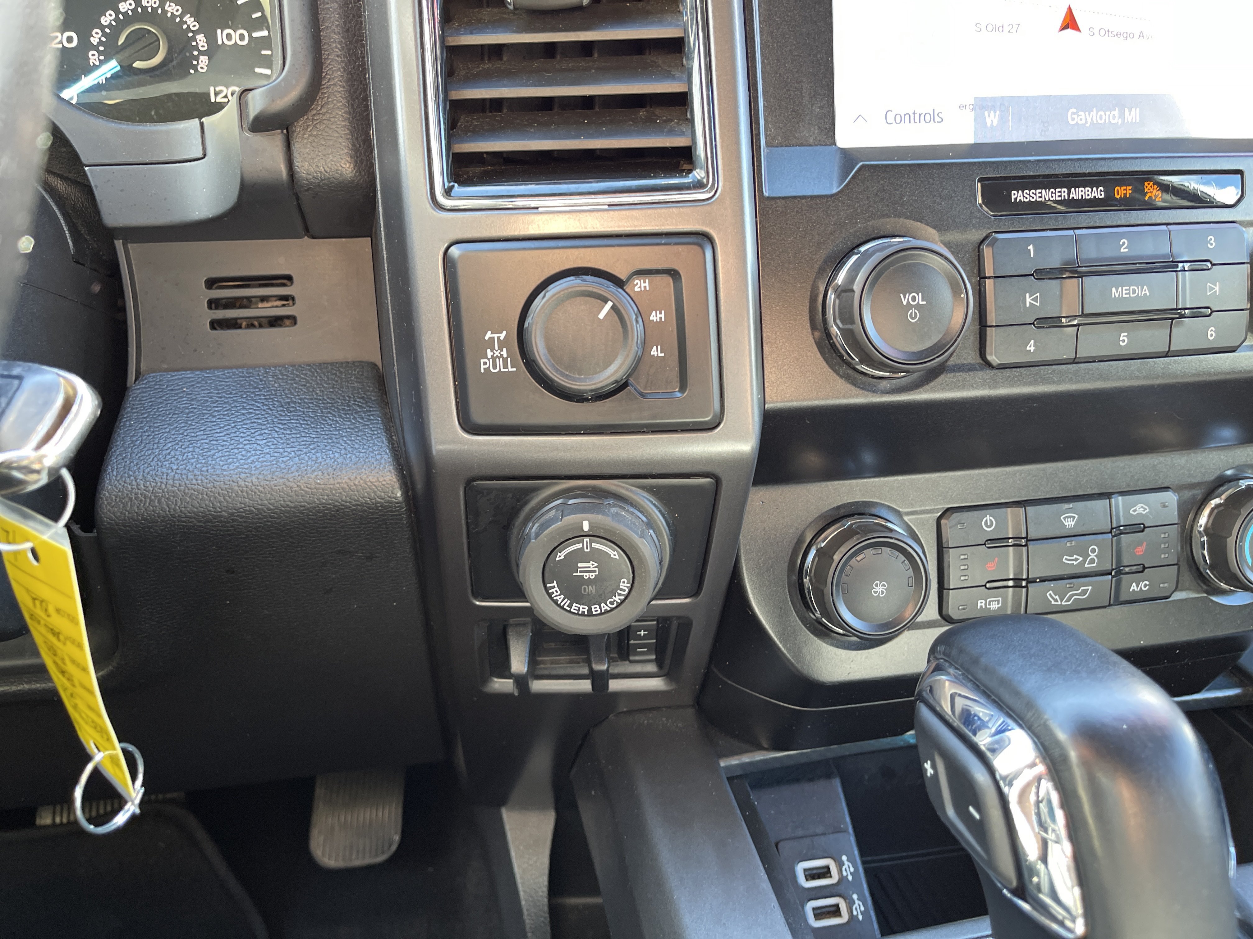 Used 2019 Ford F150 XLT w/ Equipment Group 302A Luxury AWD/4WD image 21