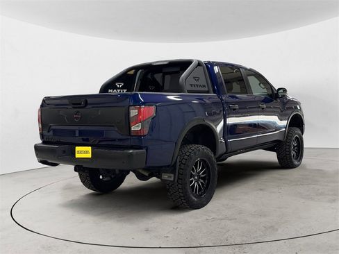 Used 2021 Nissan Titan PRO-4X w/ Pro-4x Convenience Package image 5