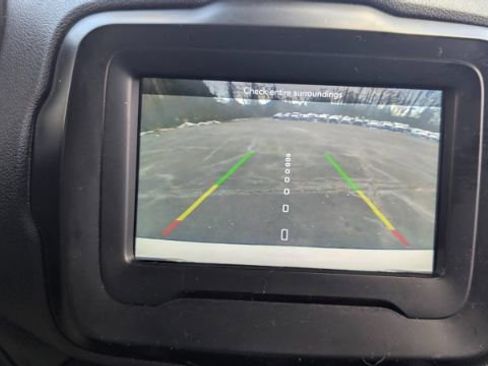 Used 2018 Jeep Renegade Latitude image 35