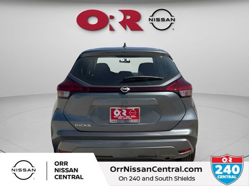 New 2025 Nissan Kicks Play S image 6