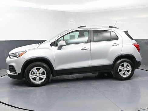 Used 2019 Chevrolet Trax LT w/ LT Convenience Package image 6