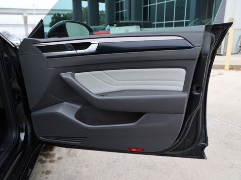 Used 2023 Volkswagen Arteon SEL w/ Arteon MDO Package image 32