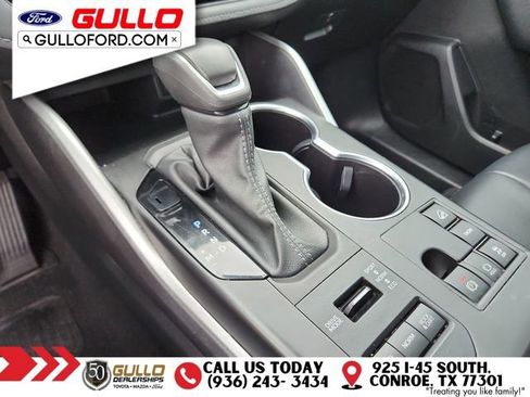 Used 2024 Toyota Highlander XLE AWD/4WD image 28