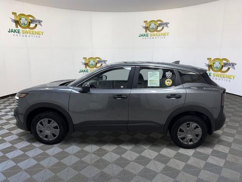 Used 2025 Nissan Kicks S w/ Charging Package FWD image 6