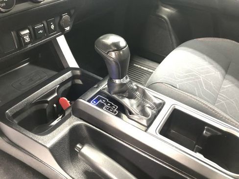 Used 2020 Toyota Tacoma TRD Sport AWD/4WD image 24