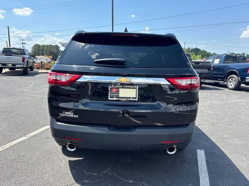 Used 2021 Chevrolet Traverse LS FWD image 7