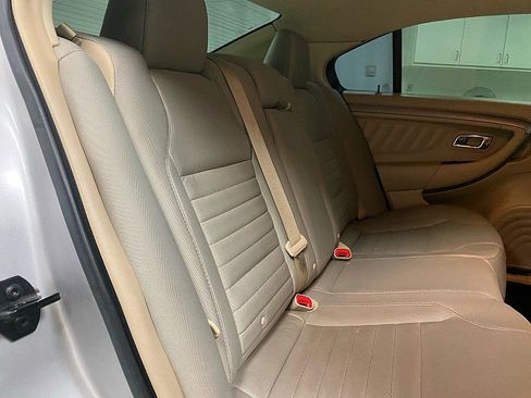 Used 2017 Ford Taurus SE image 15