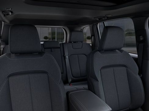 Used 2025 Jeep Grand Cherokee 4WD image 26