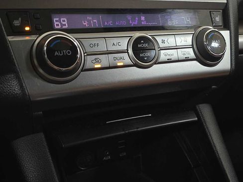 Used 2017 Subaru Outback 2.5i Touring w/ Popular Package #5A AWD/4WD image 31