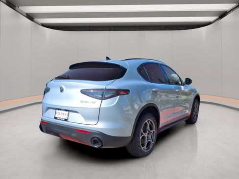 New 2025 Alfa Romeo Stelvio Sprint image 6