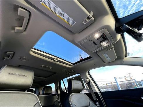 Used 2023 GMC Acadia Denali w/ Denali Ultimate Package image 24