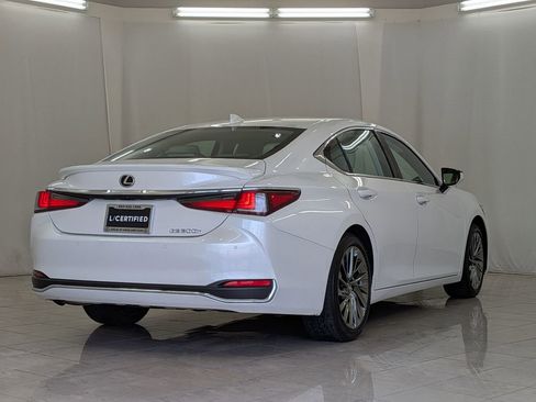Used 2024 Lexus ES 300h w/ Technology Package FWD image 9