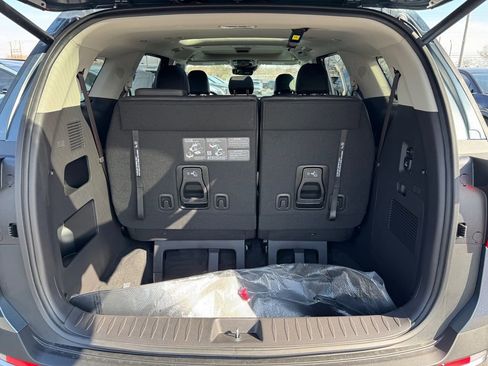 New 2026 Kia Carnival SX image 7