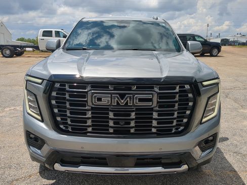 Used 2025 GMC Yukon XL Denali Ultimate w/ LPO, Floor Liner Package AWD/4WD image 7