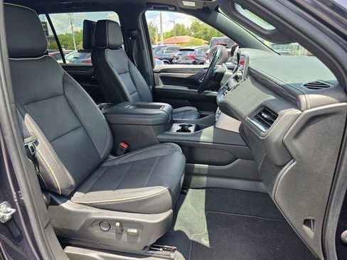 Used 2023 GMC Yukon XL SLT w/ SLT Premium Package AWD/4WD image 19