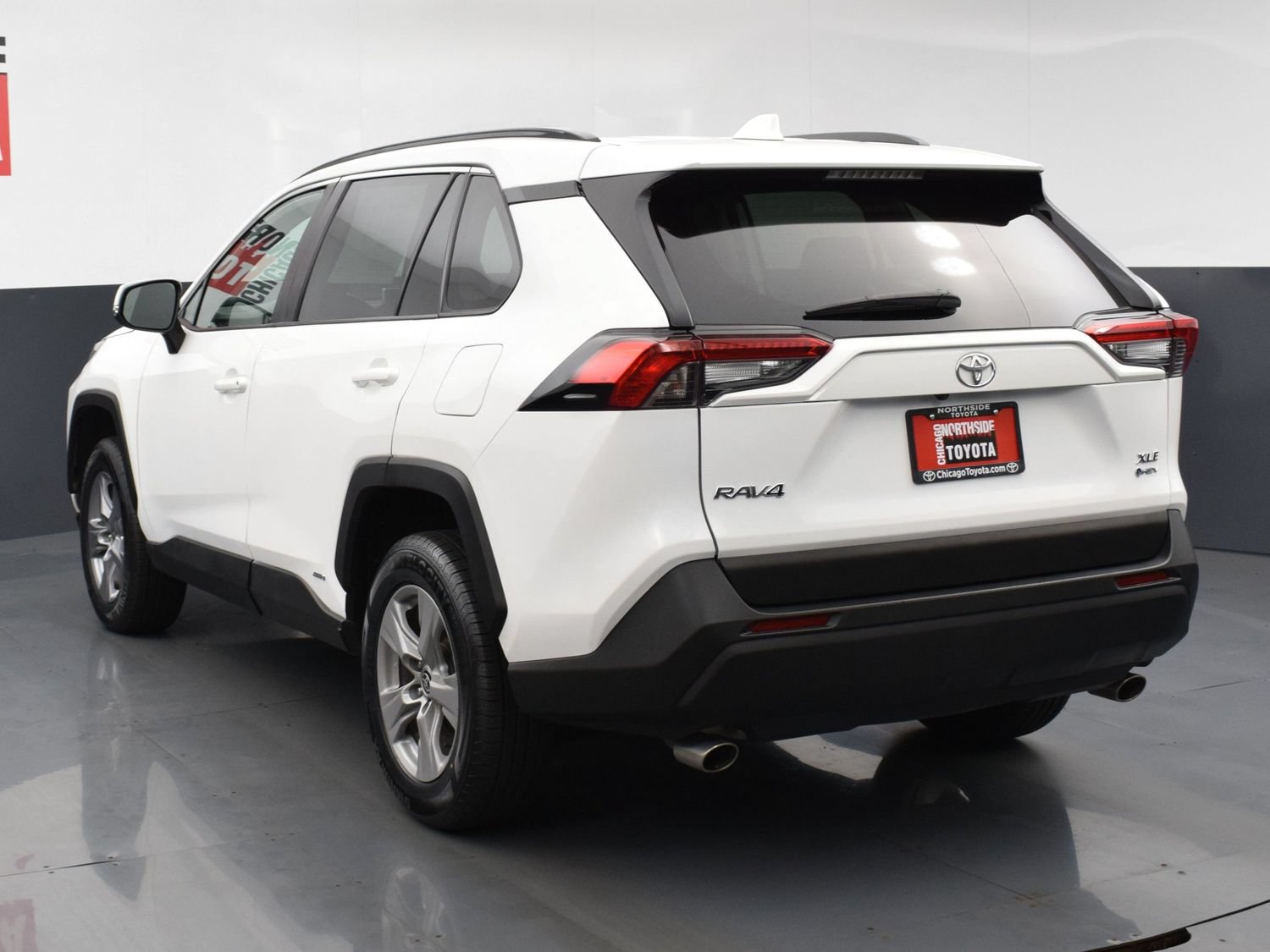 Used 2025 Toyota RAV4 XLE AWD/4WD image 3