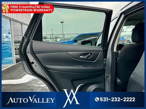 Used 2015 Nissan Rogue SV image 19