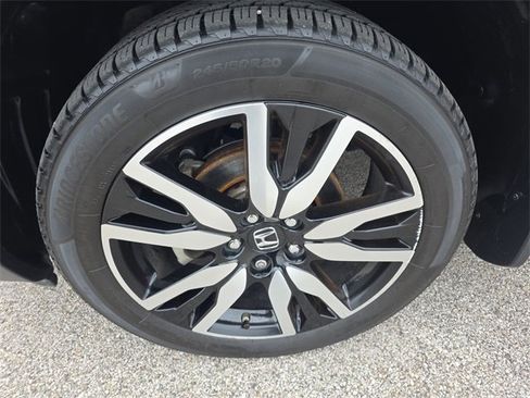 Used 2021 Honda Pilot Touring image 17
