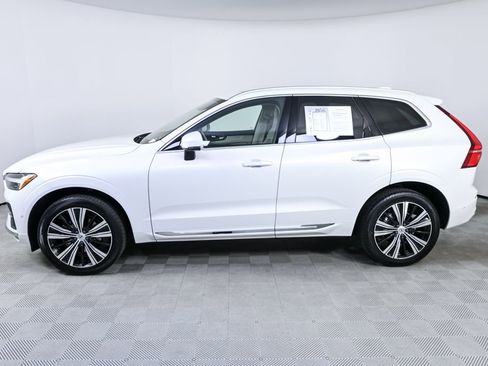 Used 2023 Volvo XC60 B5 Ultimate FWD image 2