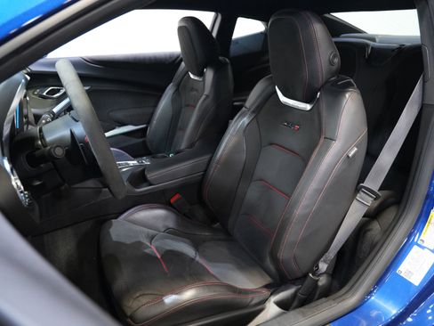 Used 2021 Chevrolet Camaro ZL1 RWD image 26