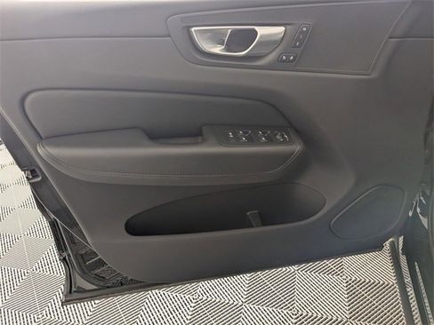 Used 2025 Volvo XC60 B5 Plus image 10