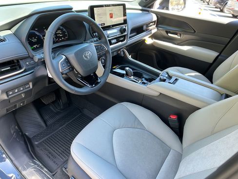 New 2026 Toyota Grand Highlander AWD Hybrid image 10