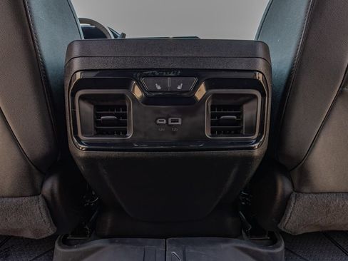 Used 2024 Chevrolet Silverado 2500 ZR2 w/ Technology Package AWD/4WD image 27