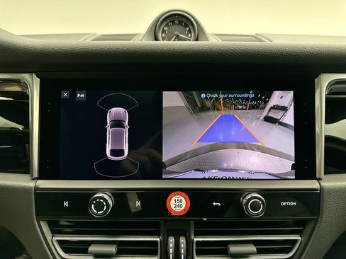 Used 2025 Porsche Macan image 16