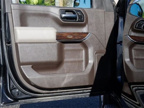 Used 2020 GMC Sierra 1500 SLT w/ SLT Premium Package image 14