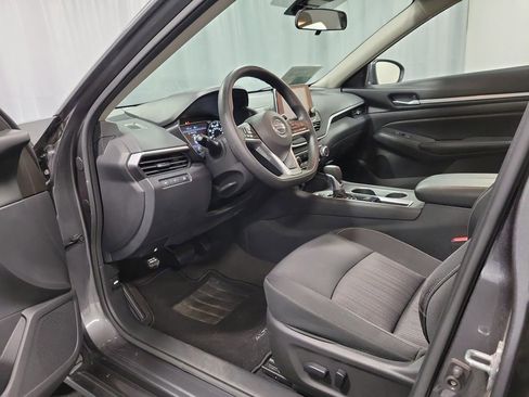 Used 2022 Nissan Altima 2.5 SV FWD image 12