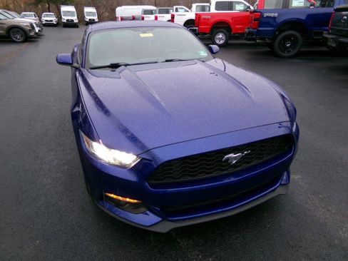 Used 2016 Ford Mustang Premium image 2