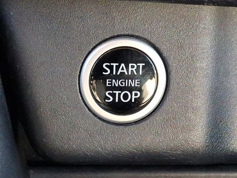 Used 2022 Nissan Rogue SV w/ SV Premium Package image 22