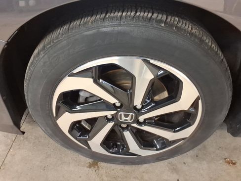 Used 2016 Honda Accord EX image 5