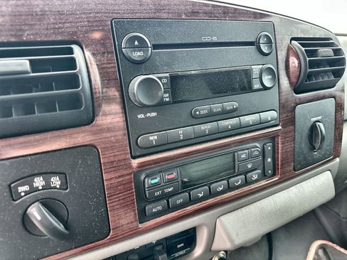 Used 2006 Ford F350 Lariat AWD/4WD image 12