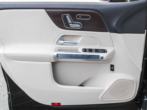 New 2026 Mercedes-Benz GLB 250 4MATIC image 23