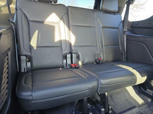 Used 2021 GMC Yukon Denali w/ Denali Premium Package image 25