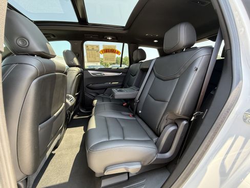 Used 2024 Cadillac XT6 Luxury FWD image 22