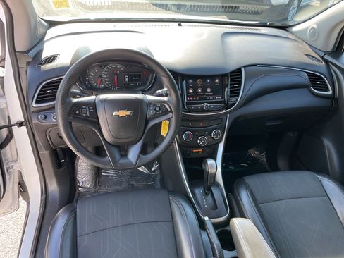 Used 2022 Chevrolet Trax LT image 24