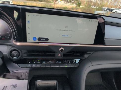 Certified 2025 Toyota Crown Signia w/ Advanced Technology Package AWD/4WD image 21