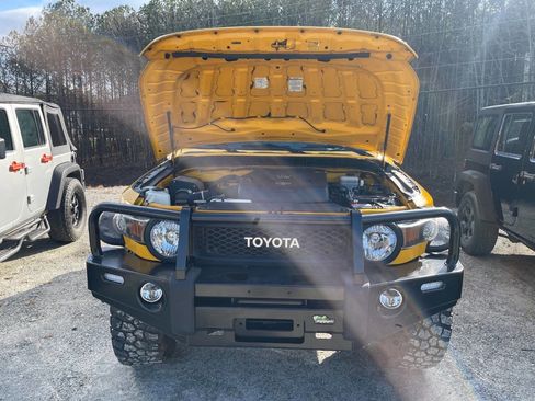 Used 2007 Toyota FJ Cruiser Base 4dr SUV 4WD (4L V6 6M) image 46